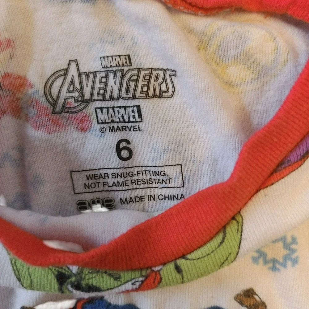 Marvel Avengers Kids Holiday Pajama Set Captain America Iron Man Hulk Size 6